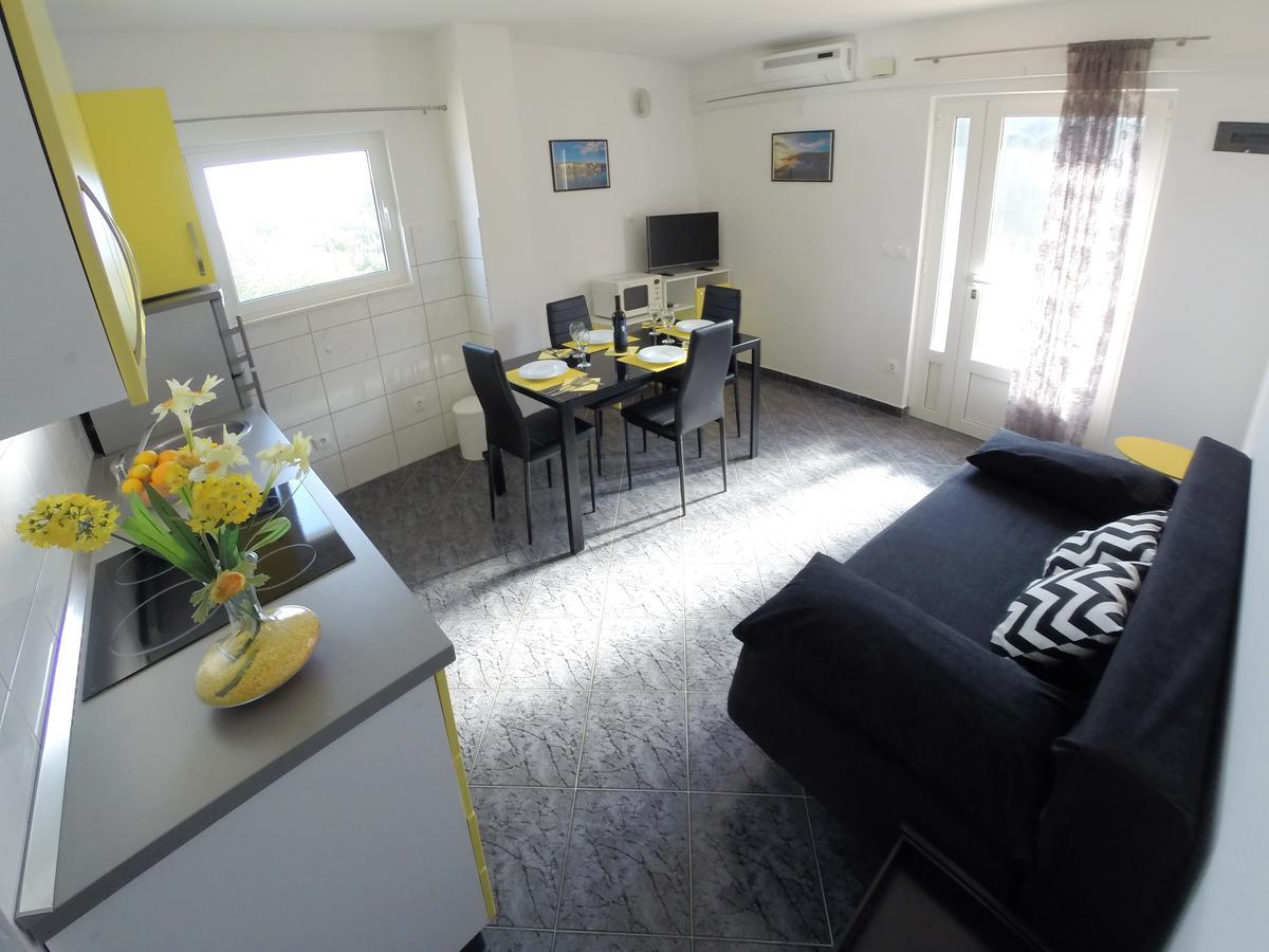 Apartments Ljiljana トロギール エクステリア 写真