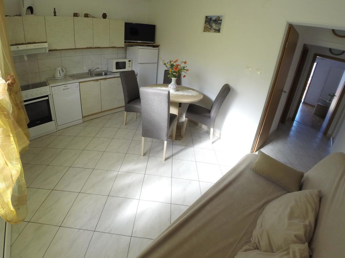 Apartments Ljiljana トロギール エクステリア 写真