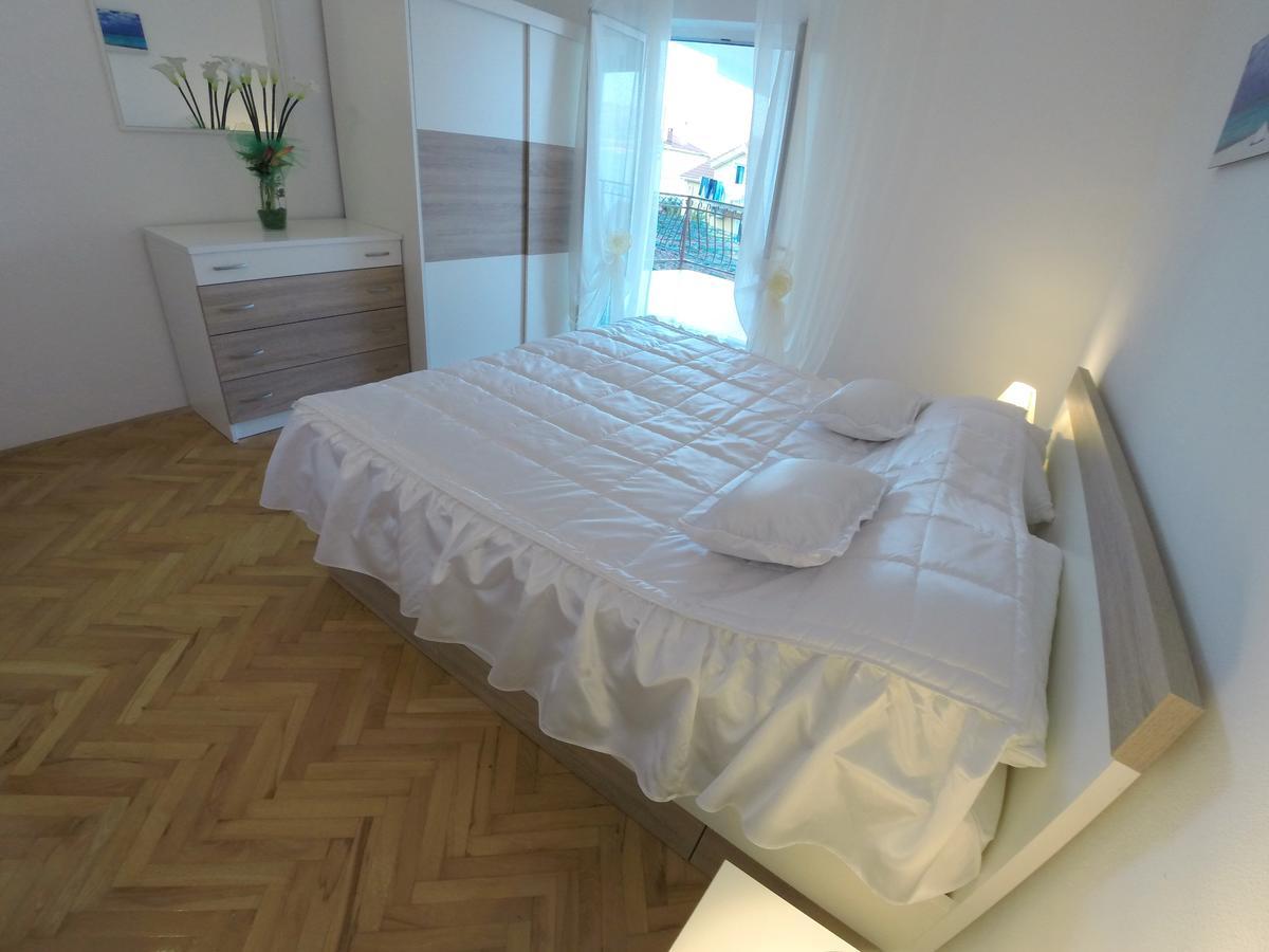 Apartments Ljiljana トロギール エクステリア 写真