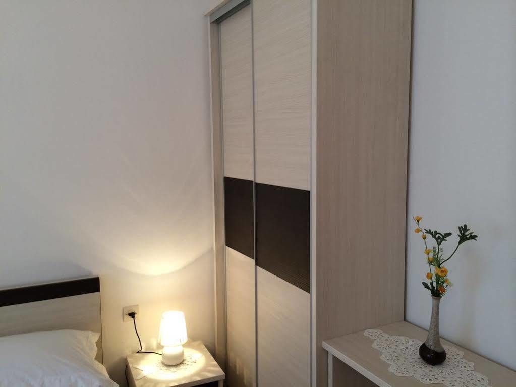Apartments Ljiljana トロギール エクステリア 写真